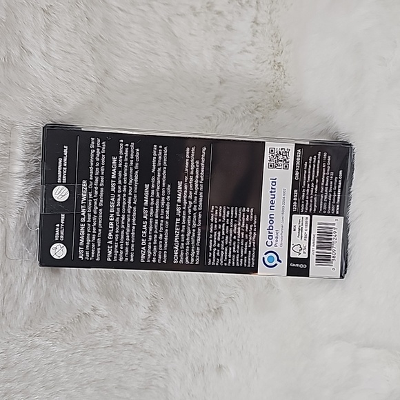 Tweezerman Just Imagine Slant Tweezer Mickey Mouse - Picture 6 of 7